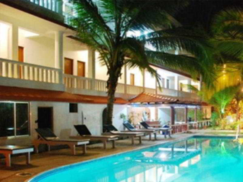 Cambay Hotel 3*